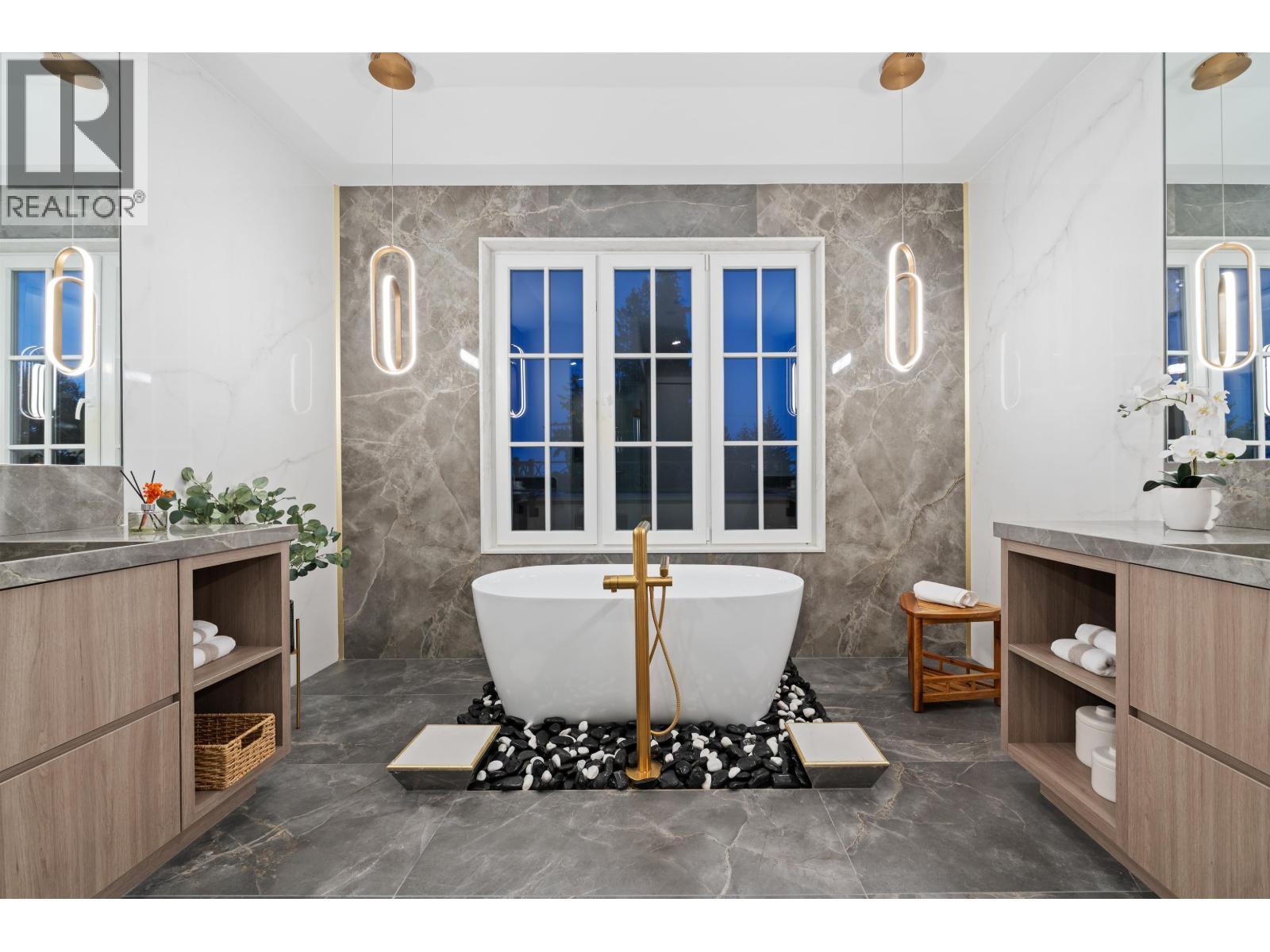 4141 BURKEHILL ROAD, West Vancouver