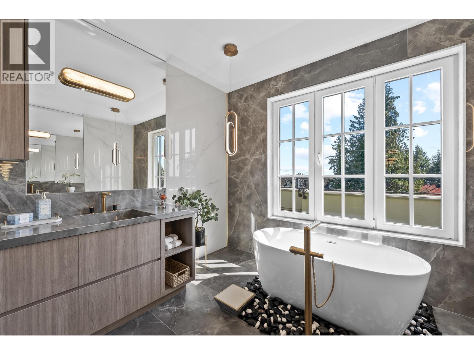 4141 BURKEHILL ROAD, West Vancouver