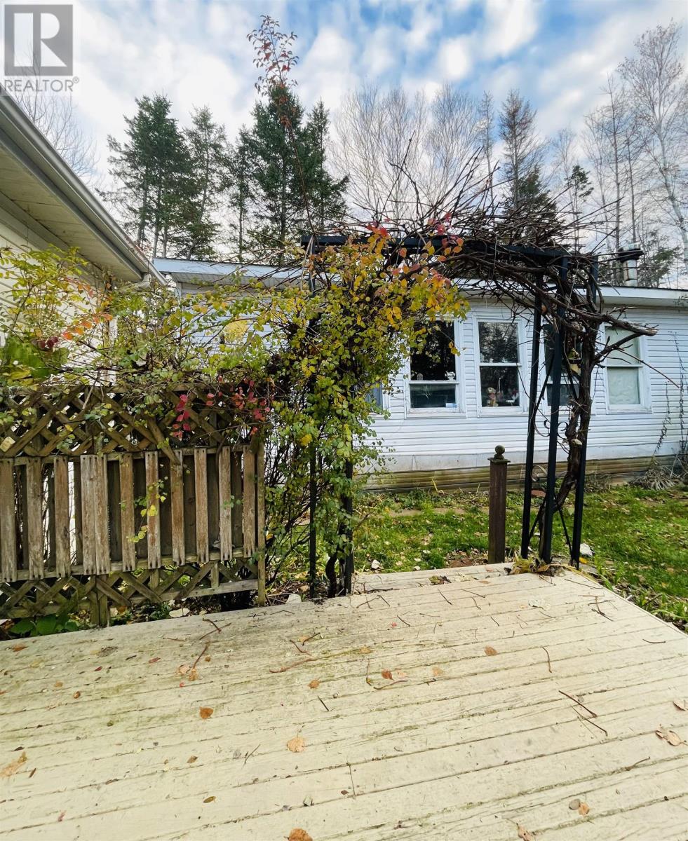 19541 RTE 2 HIGHWAY - 31