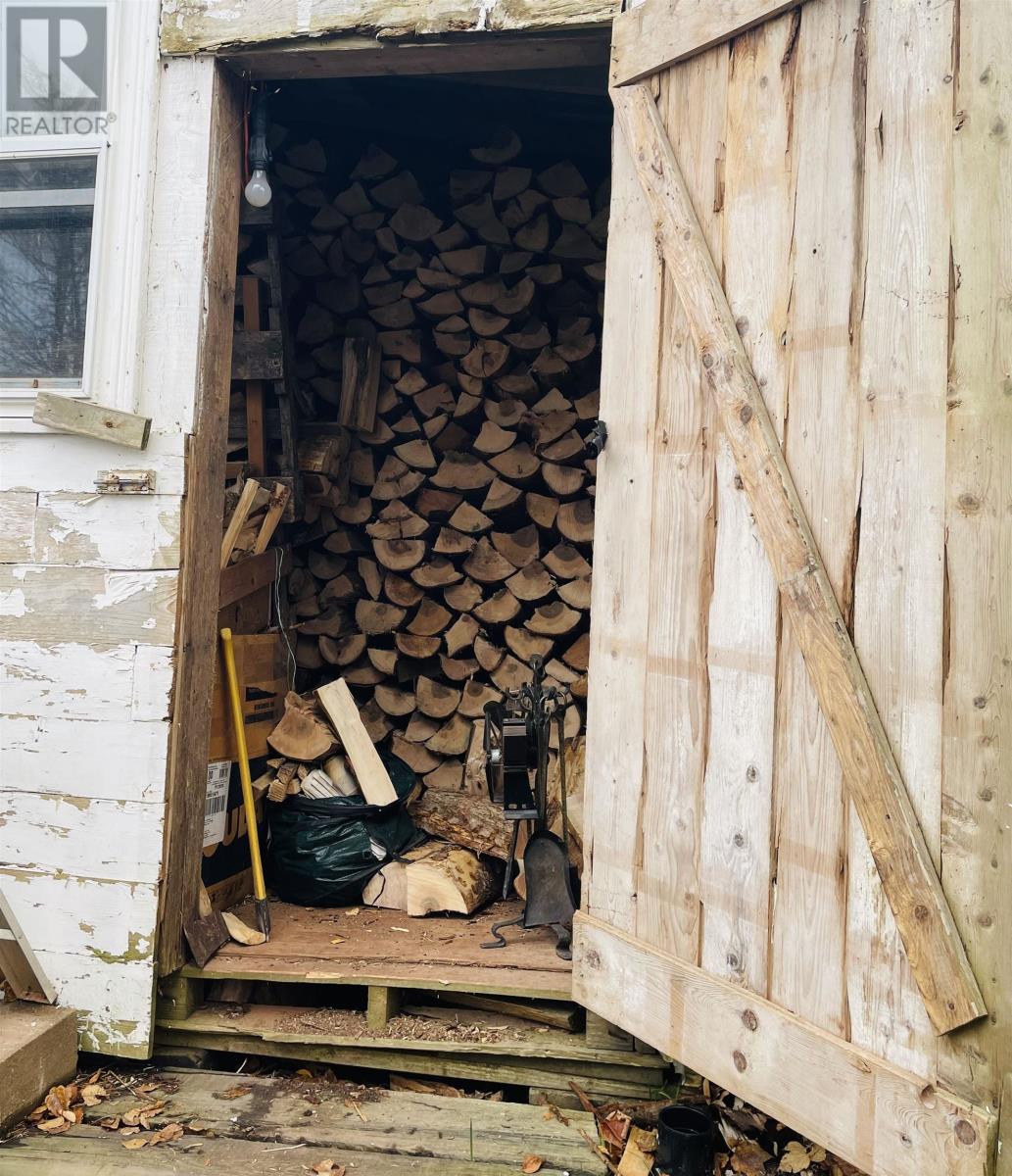 19541 RTE 2 HIGHWAY - 33