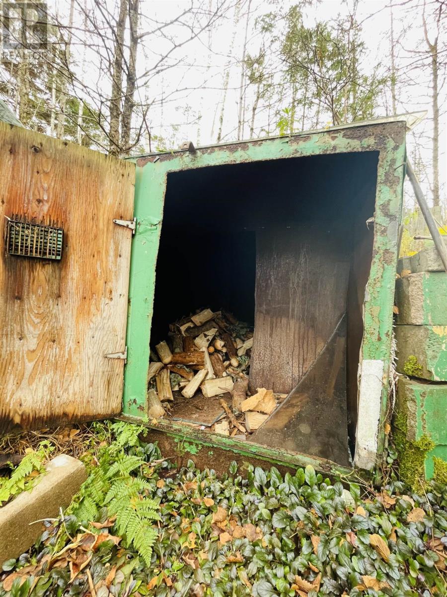 19541 RTE 2 HIGHWAY - 34