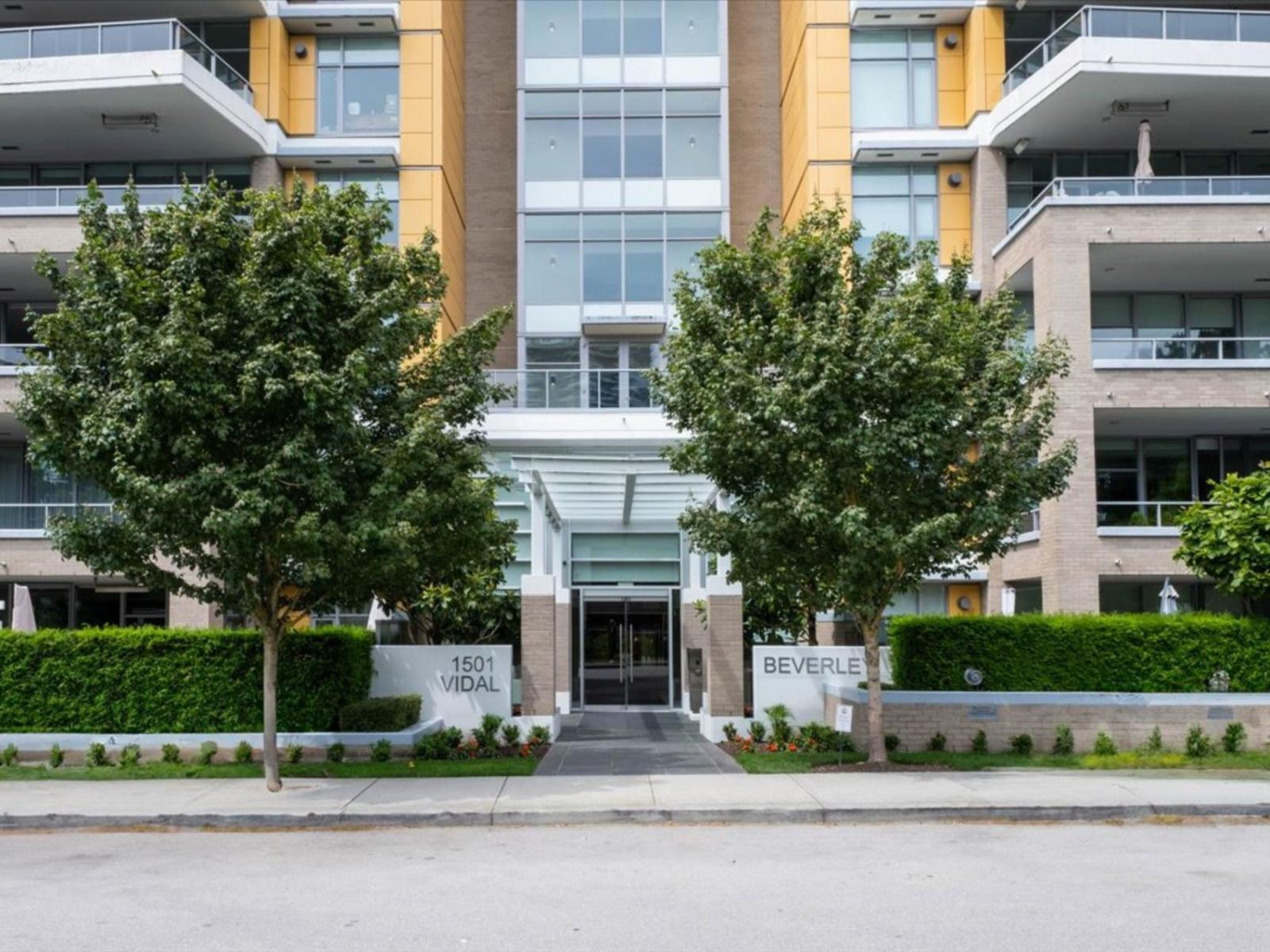 305 1501 VIDAL STREET, White Rock