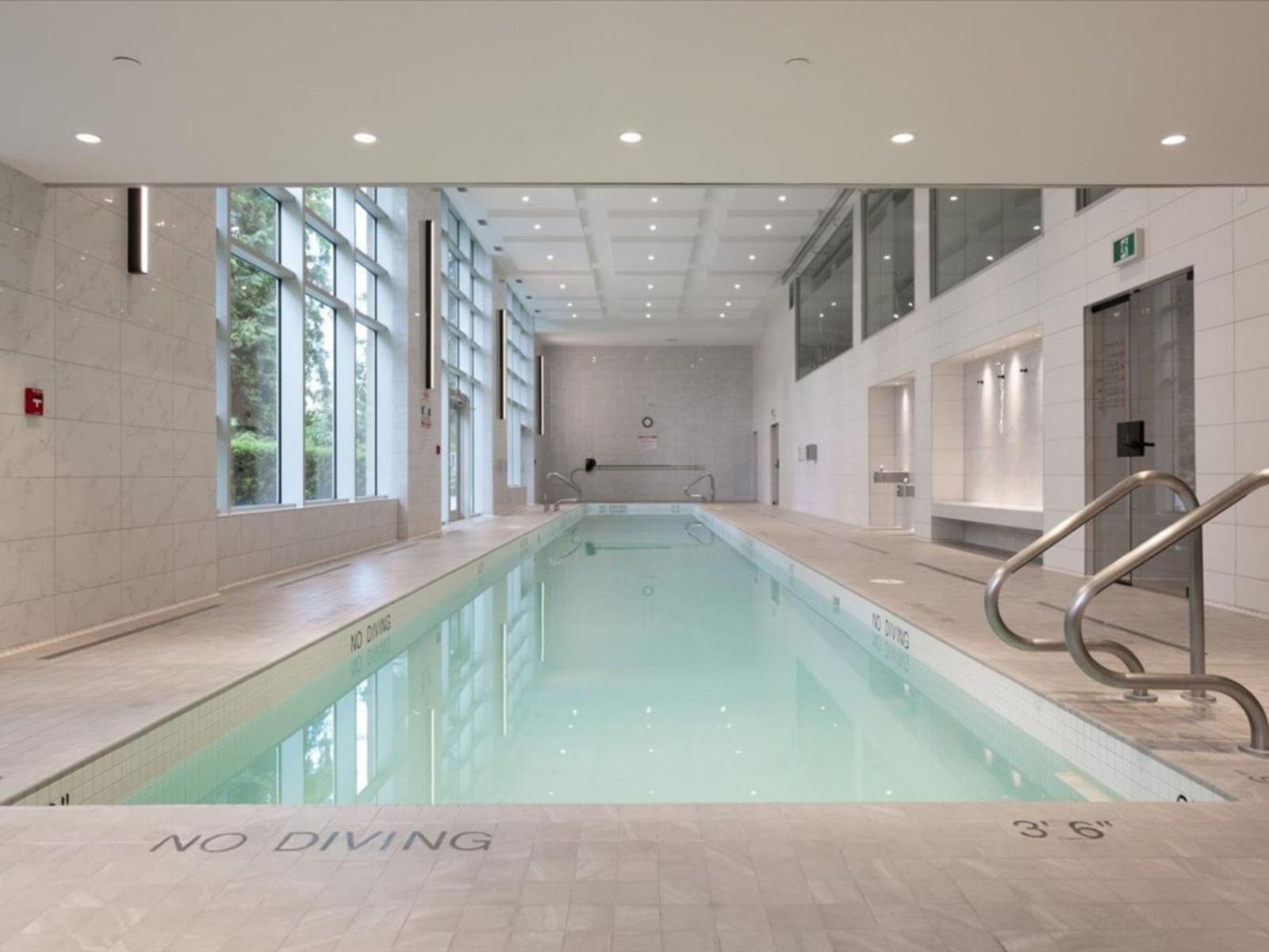 305 1501 VIDAL STREET, White Rock