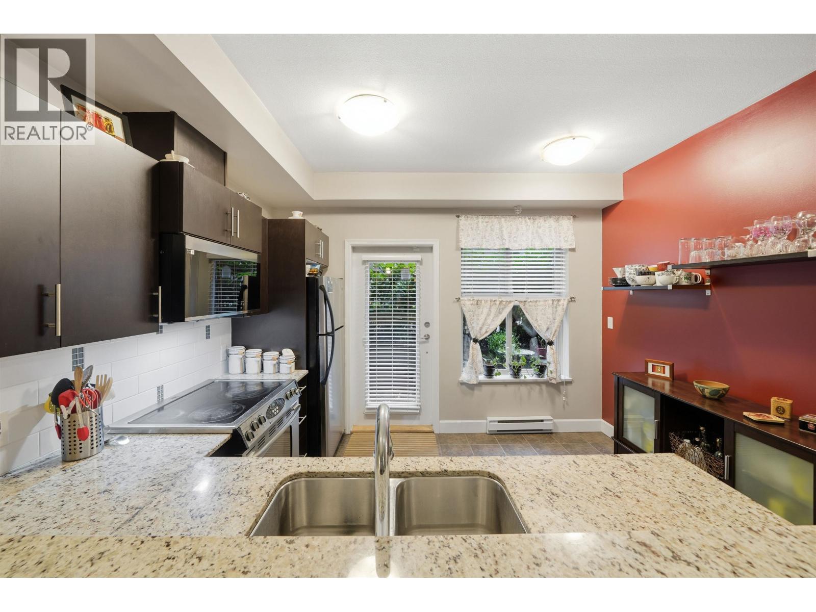 117 2108 ROWLAND STREET, Port Coquitlam