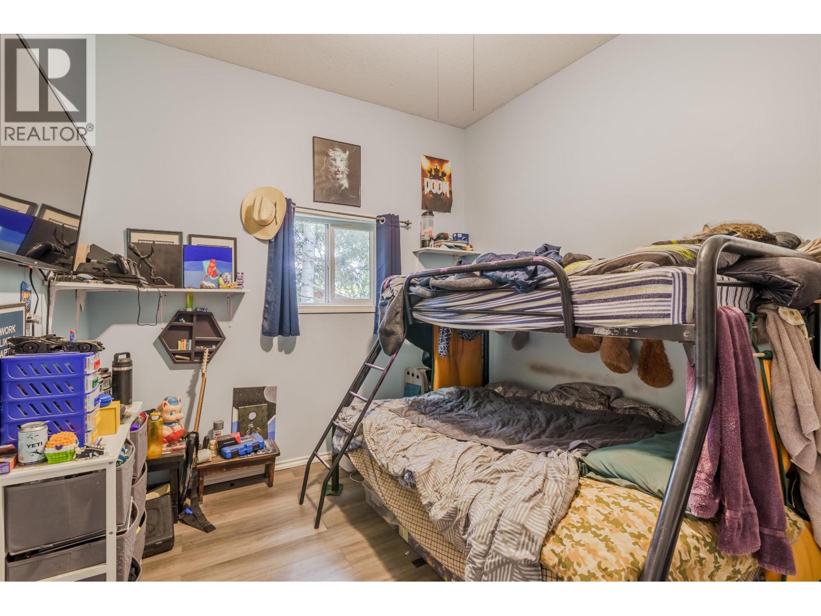 6395 YOUNG ROAD, Horse Lake