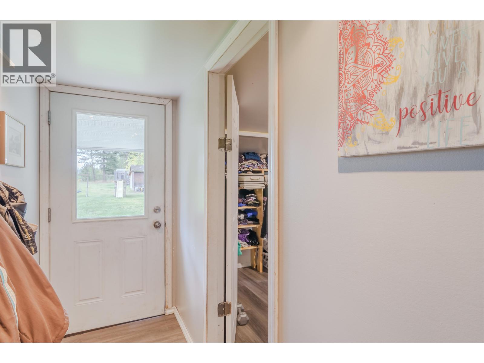 6395 YOUNG ROAD, Horse Lake