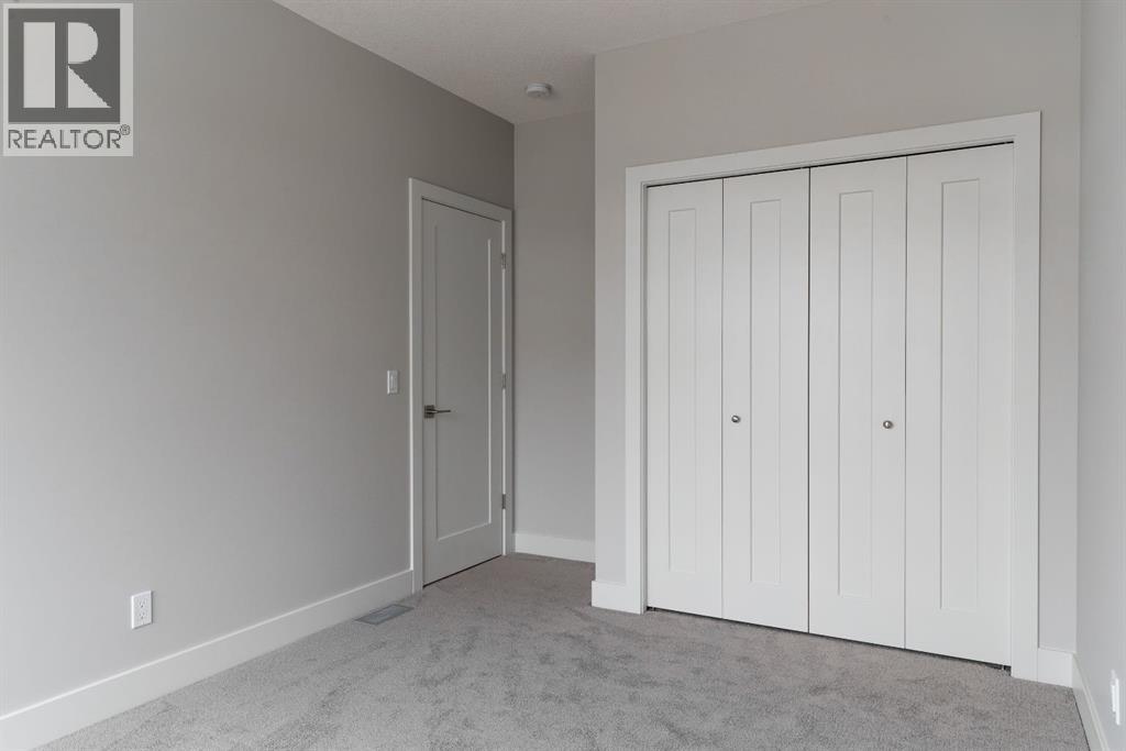 261 Royal Elm Road NW, Calgary, Alberta