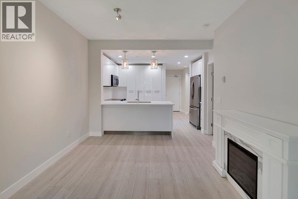 404 733 W 3RD STREET, North Vancouver