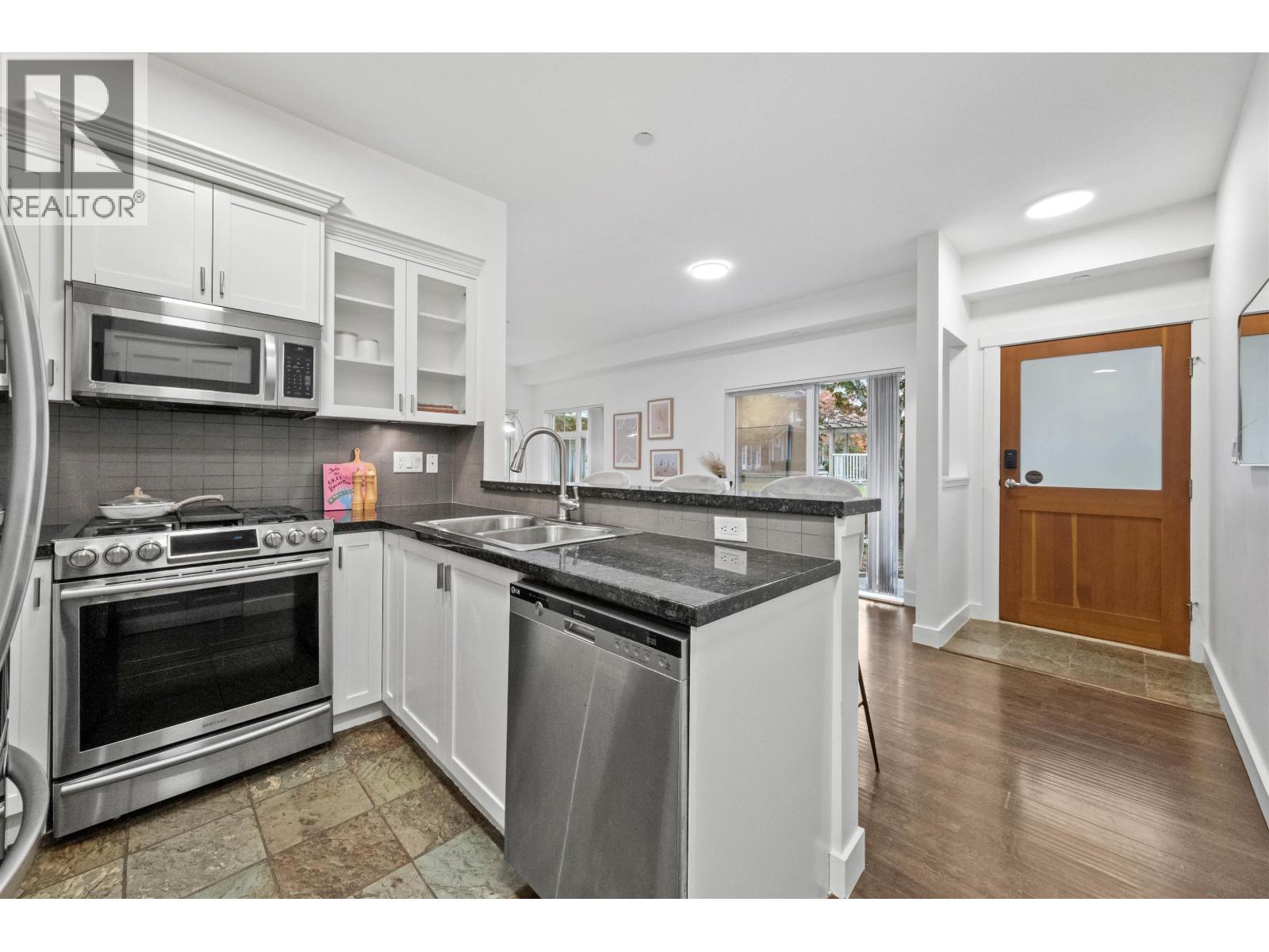 132 7388 MACPHERSON AVENUE, Burnaby