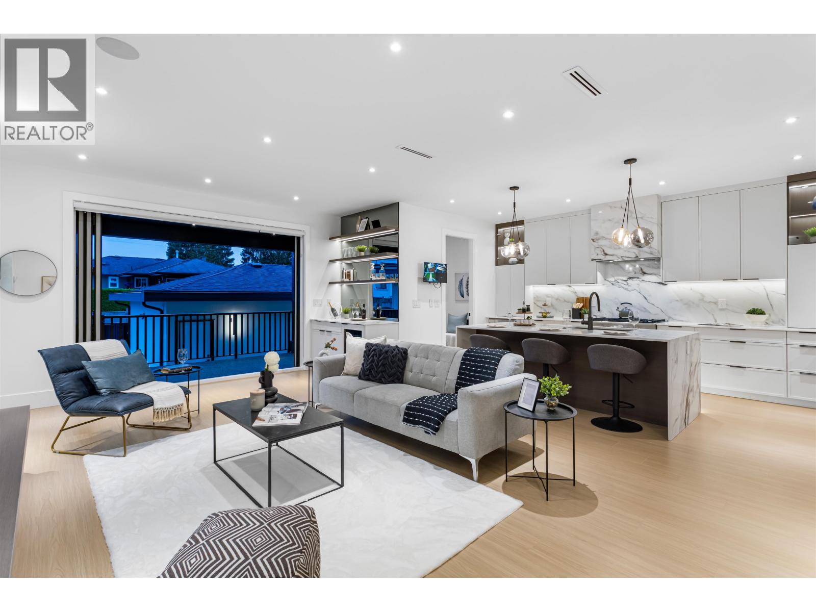 6918 UNION STREET, Burnaby