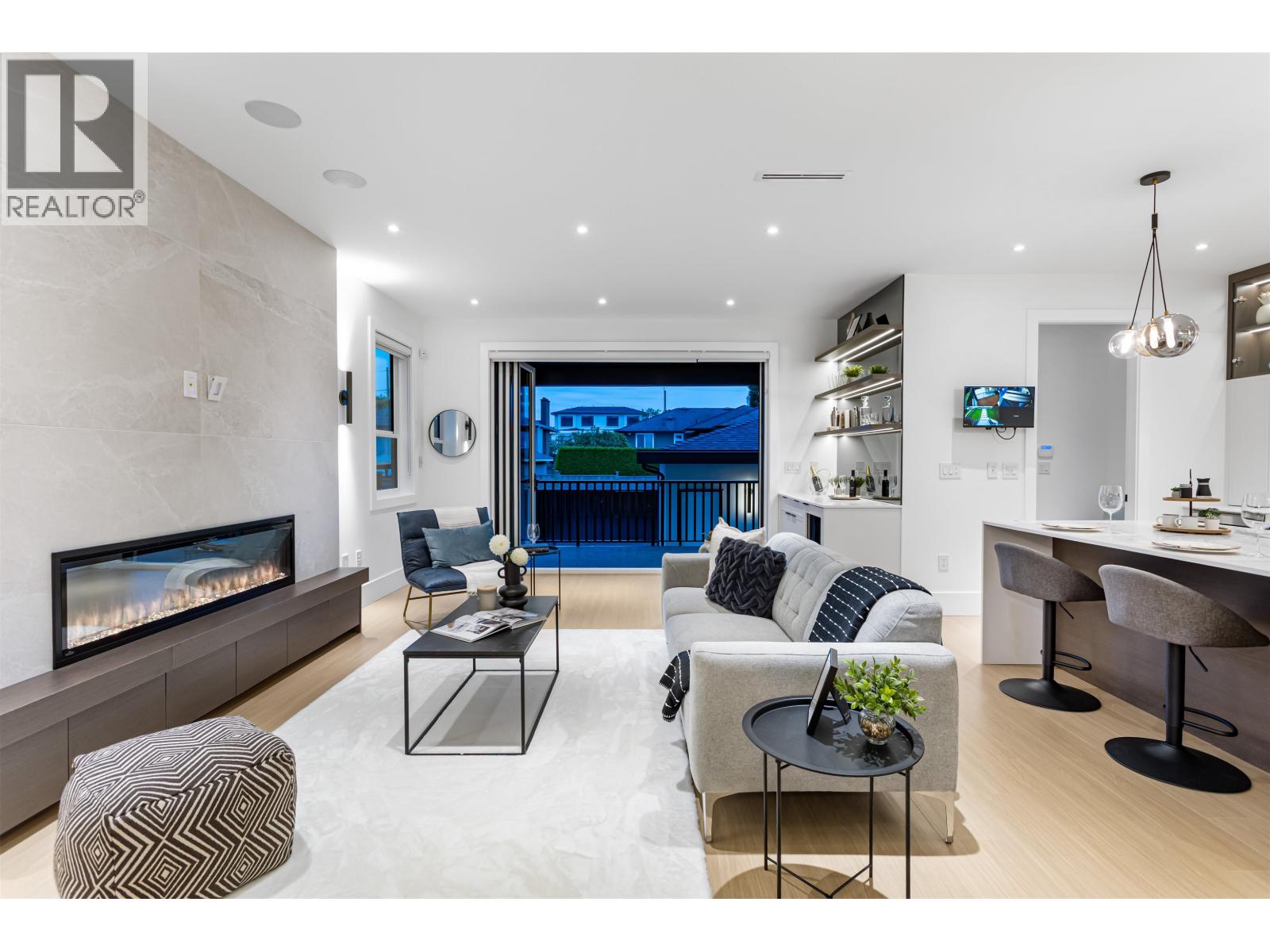 6918 UNION STREET, Burnaby