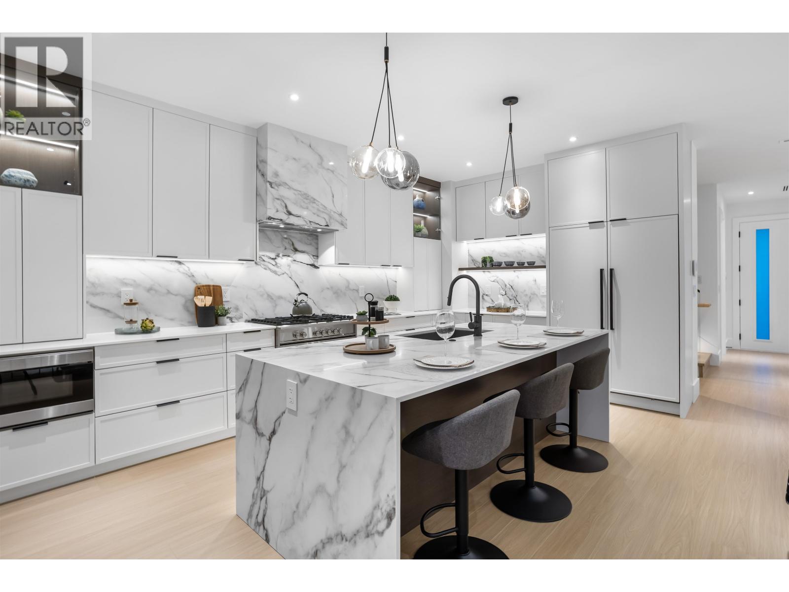 6918 UNION STREET, Burnaby