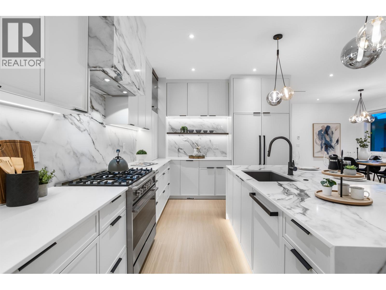 6918 UNION STREET, Burnaby