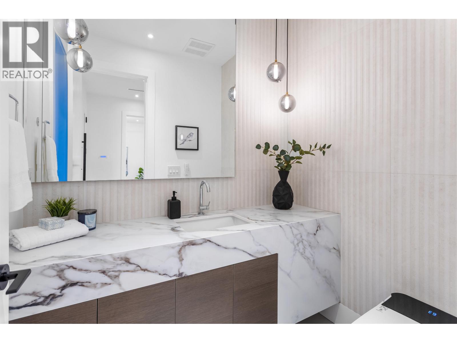 6918 UNION STREET, Burnaby