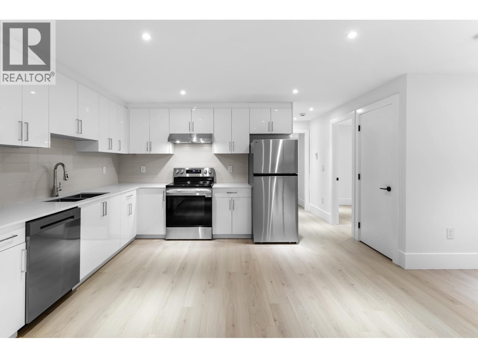 6918 UNION STREET, Burnaby