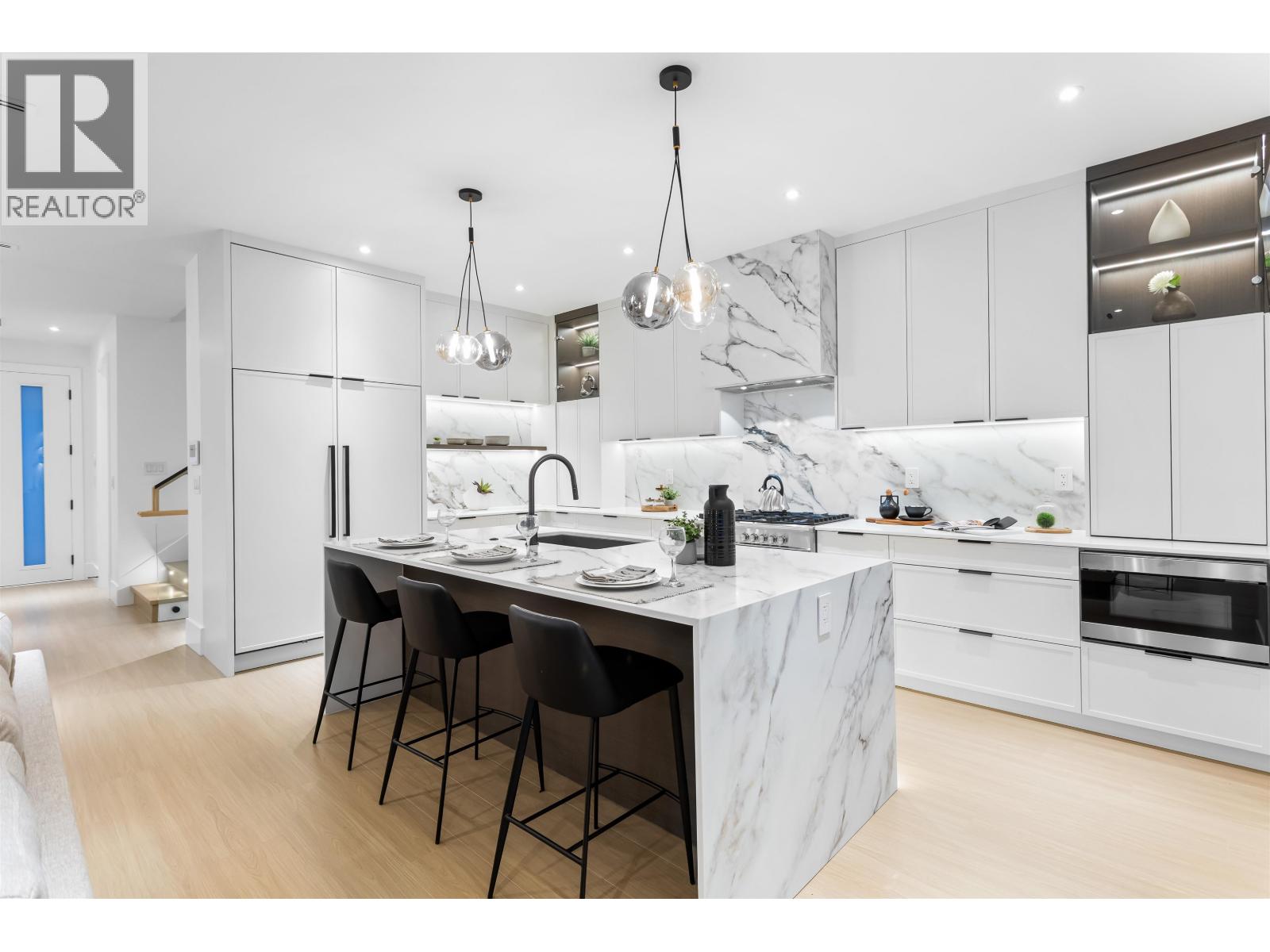 6916 UNION STREET, Burnaby