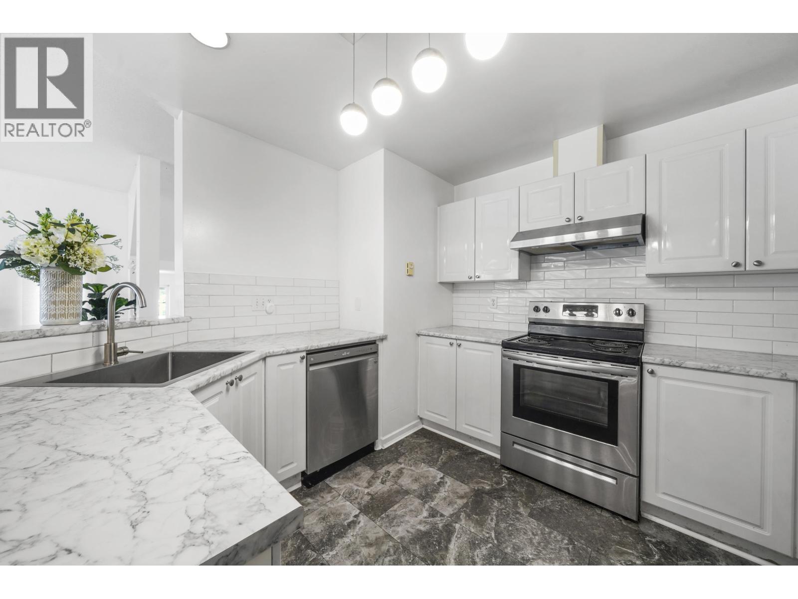 63 2422 HAWTHORNE AVENUE, Port Coquitlam