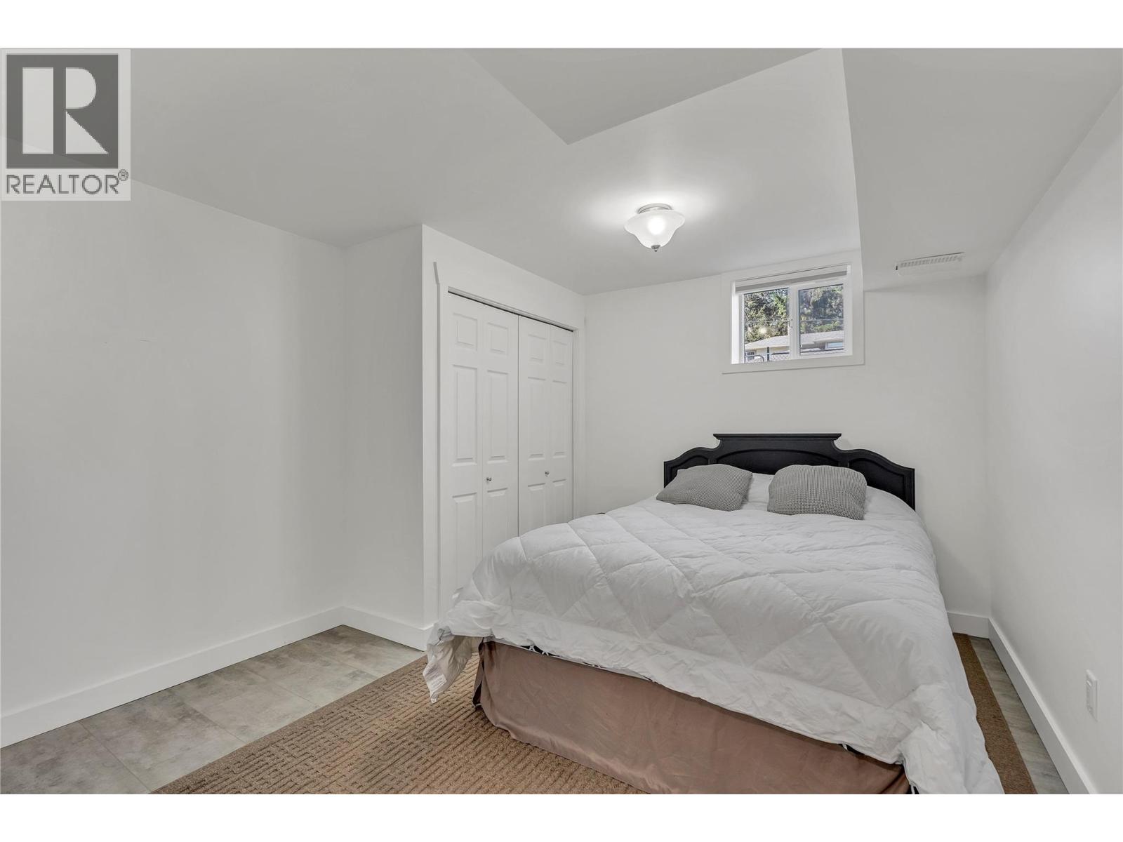 350 PINE Street, Princeton