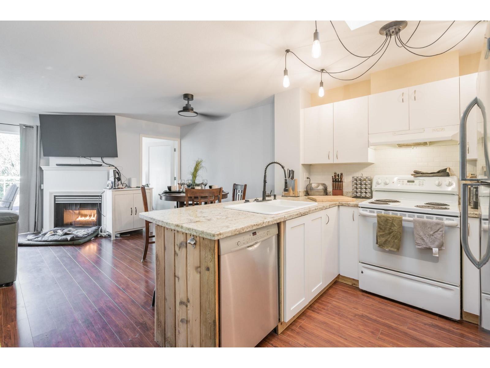 415 6359 198 STREET, Langley