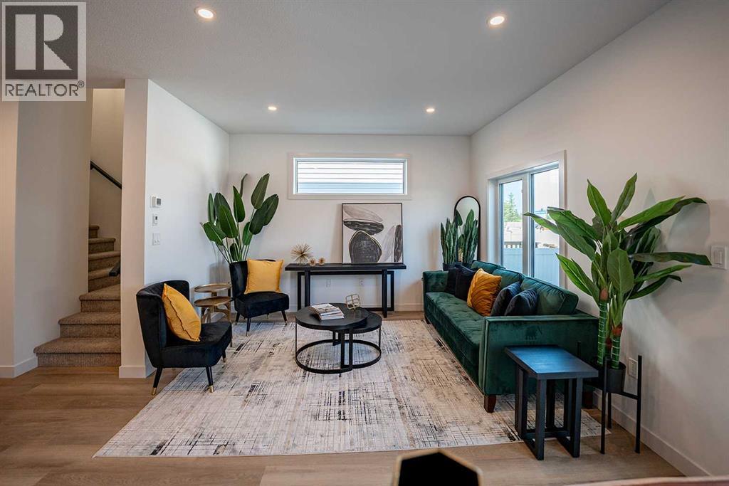 Single Family House for Sale in  Earl Close Evergreen Red Deer 