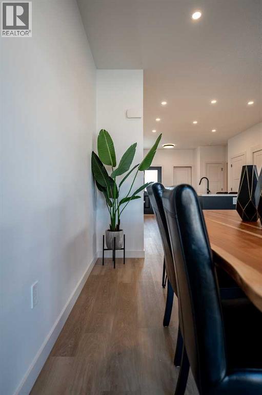 Single Family House for Sale in  Earl Close Evergreen Red Deer 