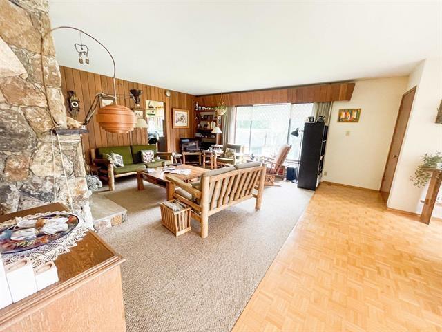 House in Surrey - Image 12