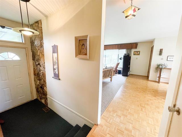 House in Surrey - Image 21