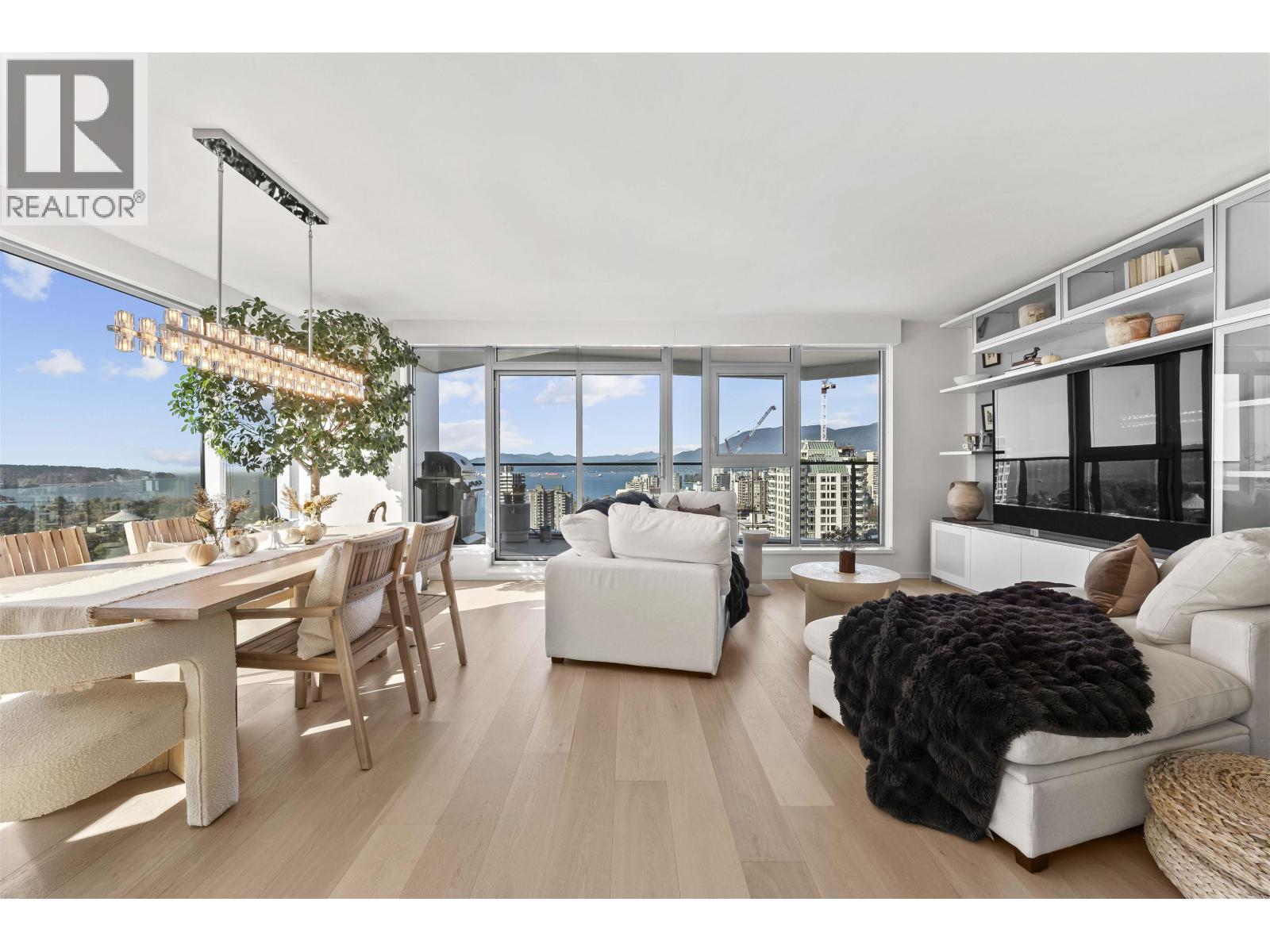 2403 889 PACIFIC STREET, Vancouver