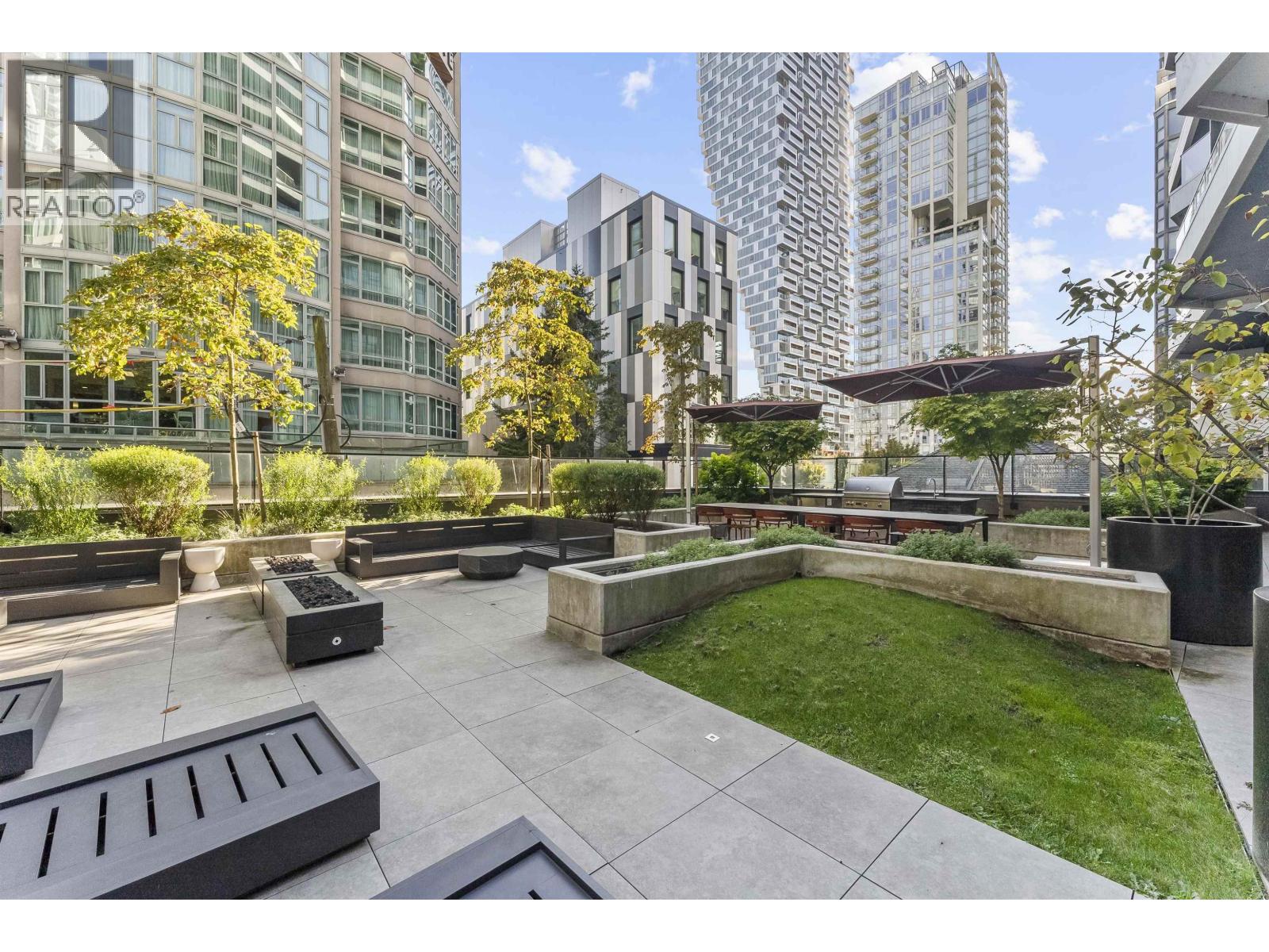 2403 889 PACIFIC STREET, Vancouver