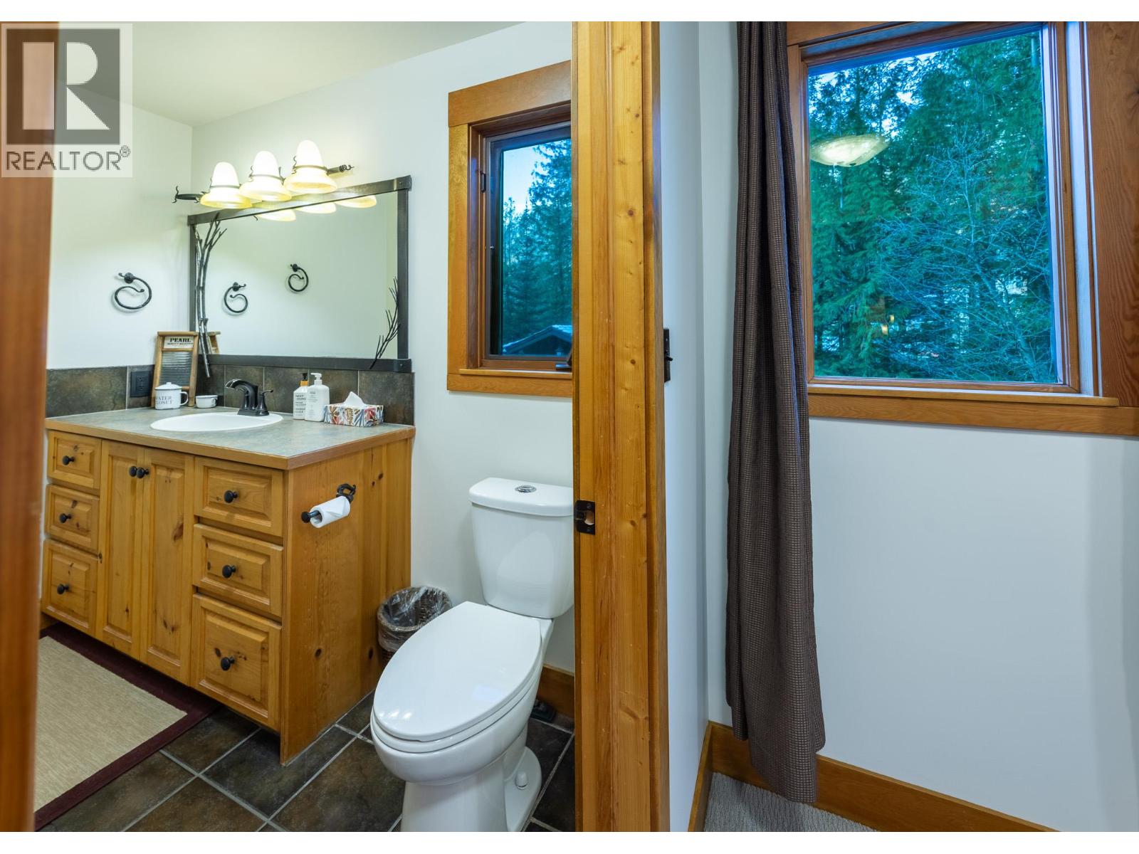 4516 TIMBERLINE Crescent, Fernie