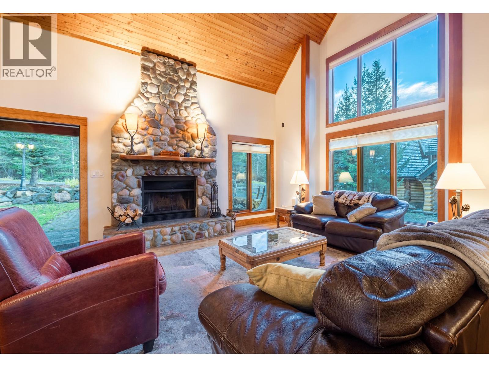 4516 TIMBERLINE Crescent, Fernie