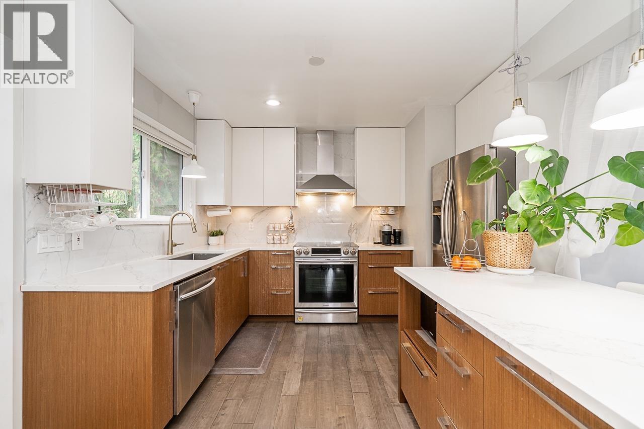 428 MIDVALE STREET, Coquitlam