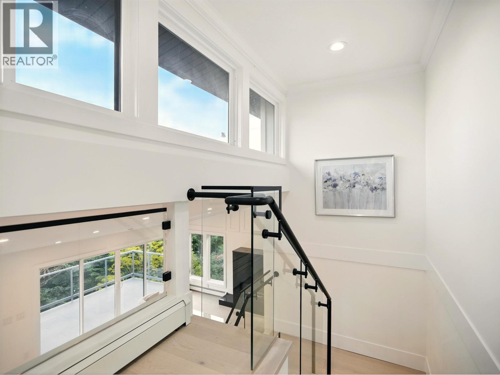 6230 SUMMIT AVENUE, West Vancouver