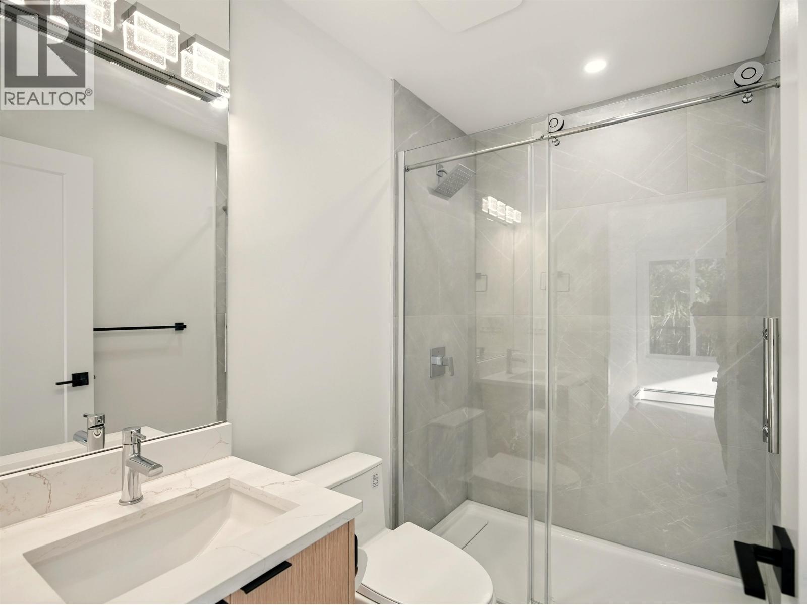 6230 SUMMIT AVENUE, West Vancouver