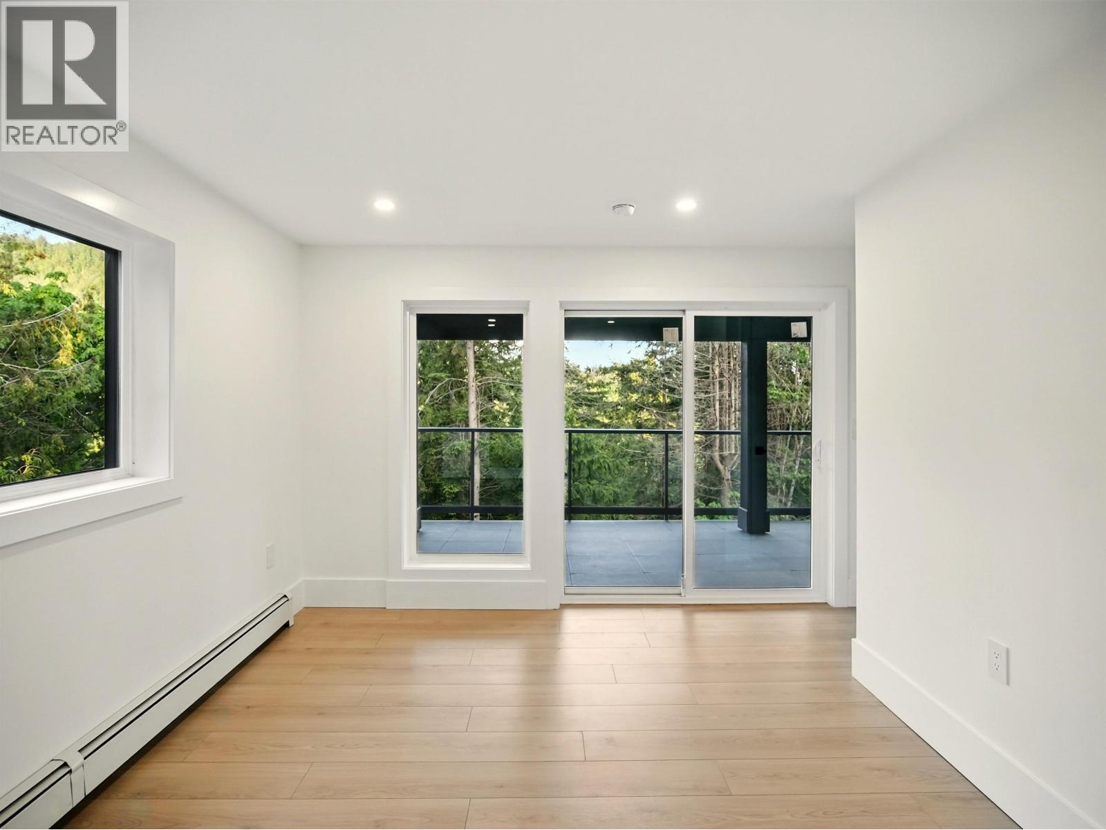 6230 SUMMIT AVENUE, West Vancouver