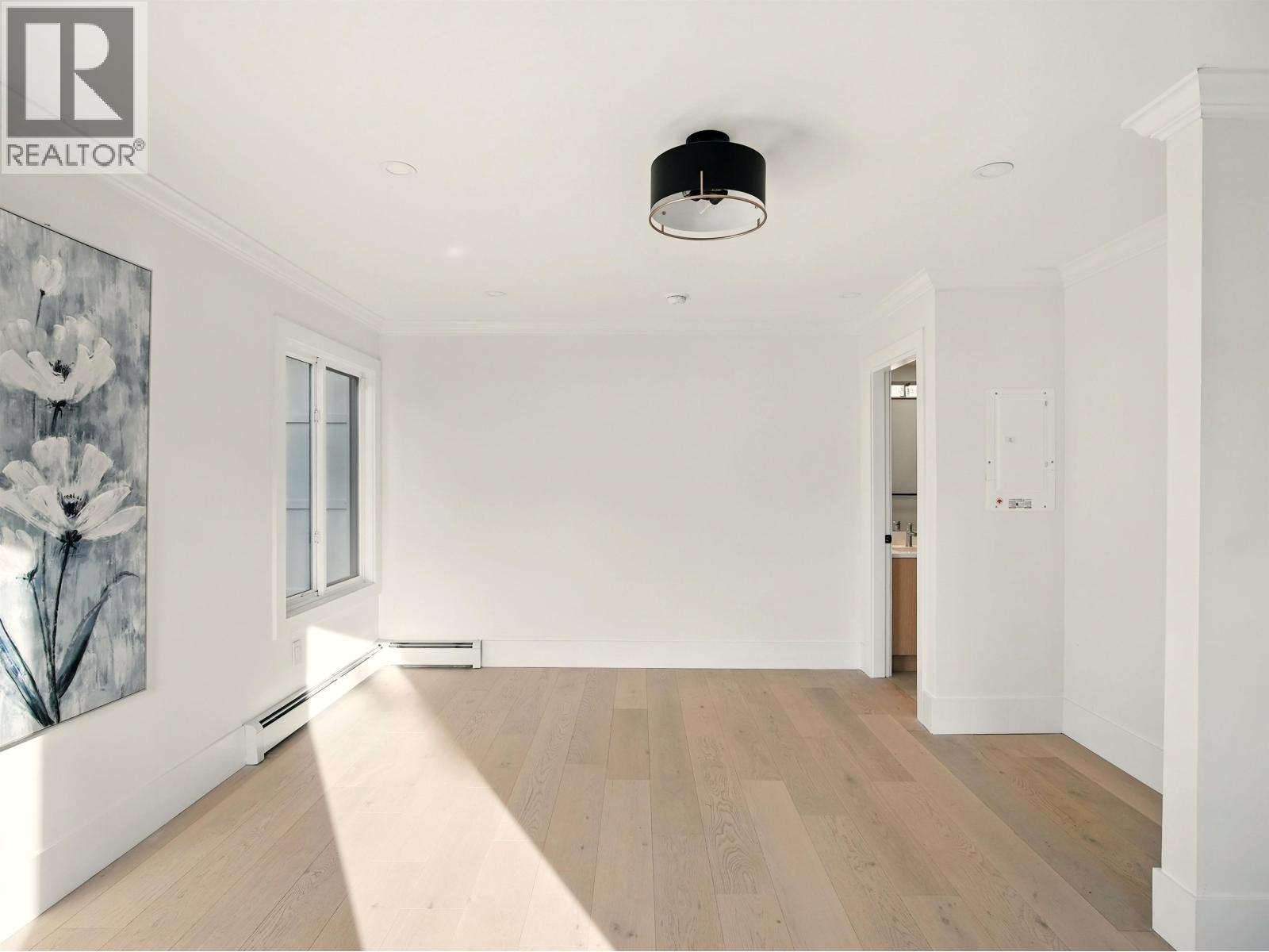 6230 SUMMIT AVENUE, West Vancouver