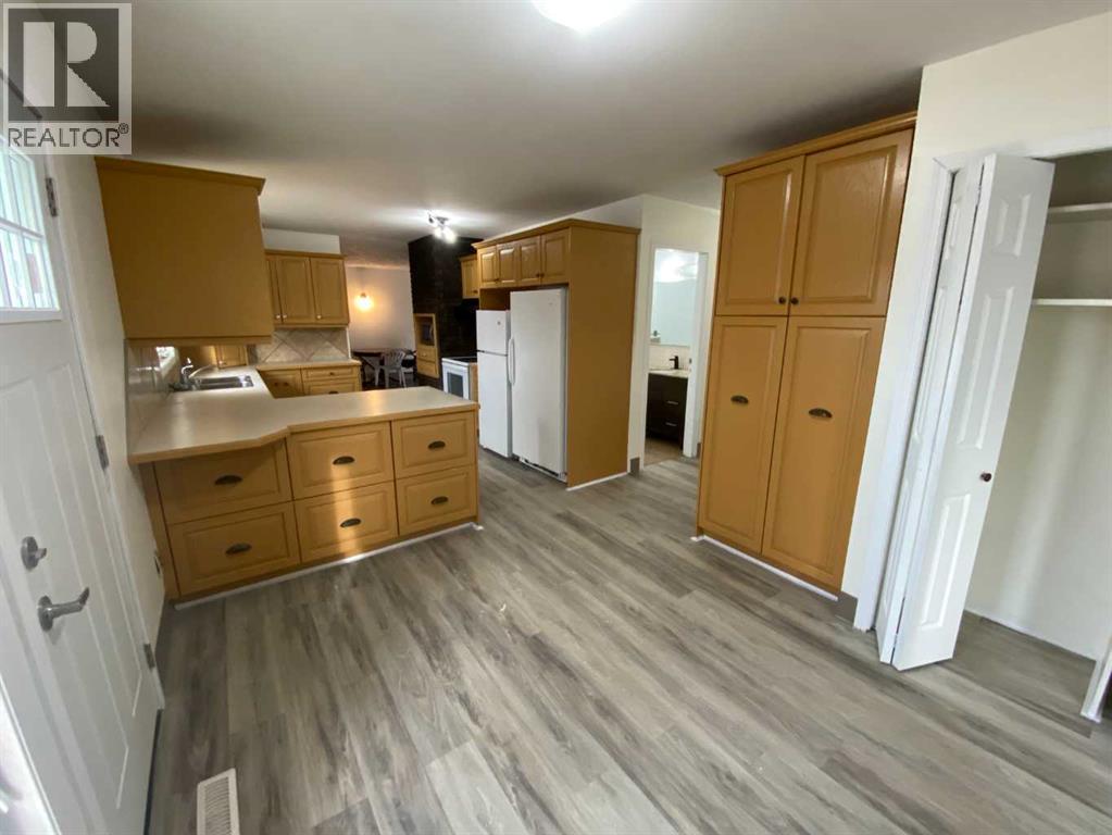 75 Greenbrook Road E - Photo 5 of 32, Brooks, Alberta