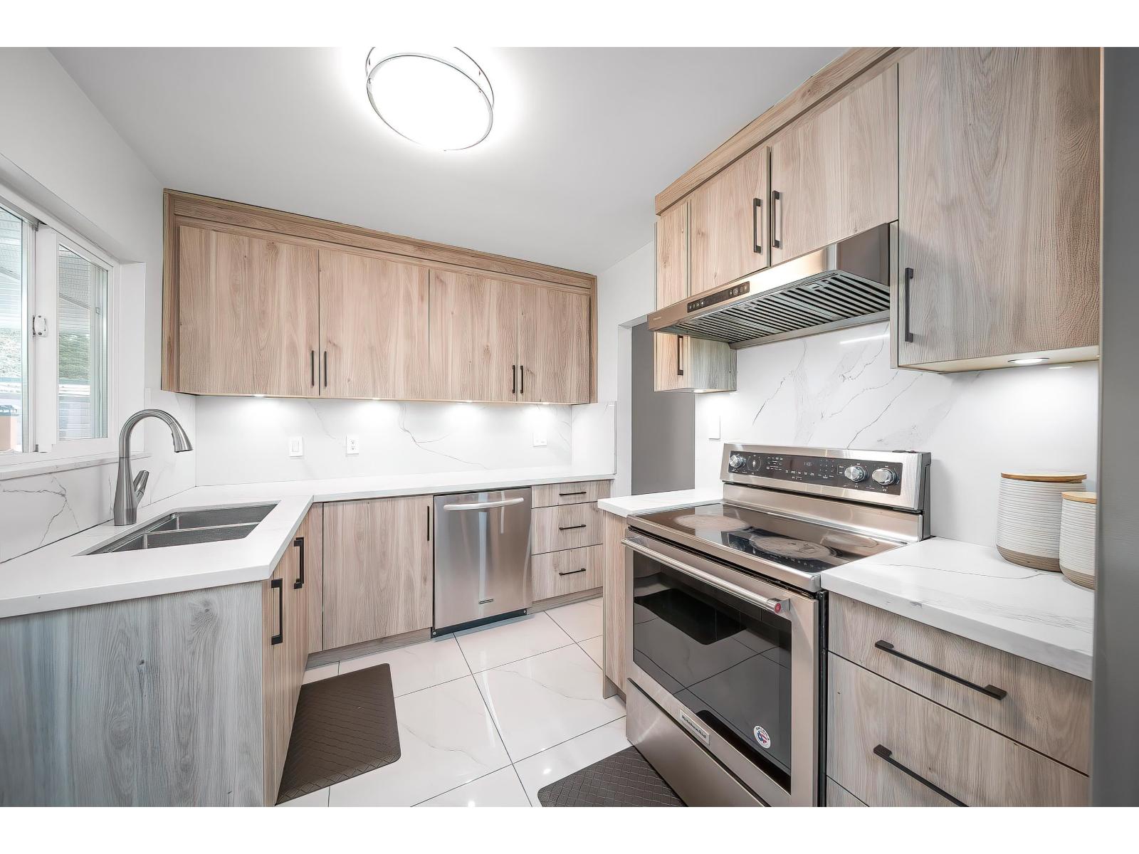 9476 DAWSON Crescent, Delta