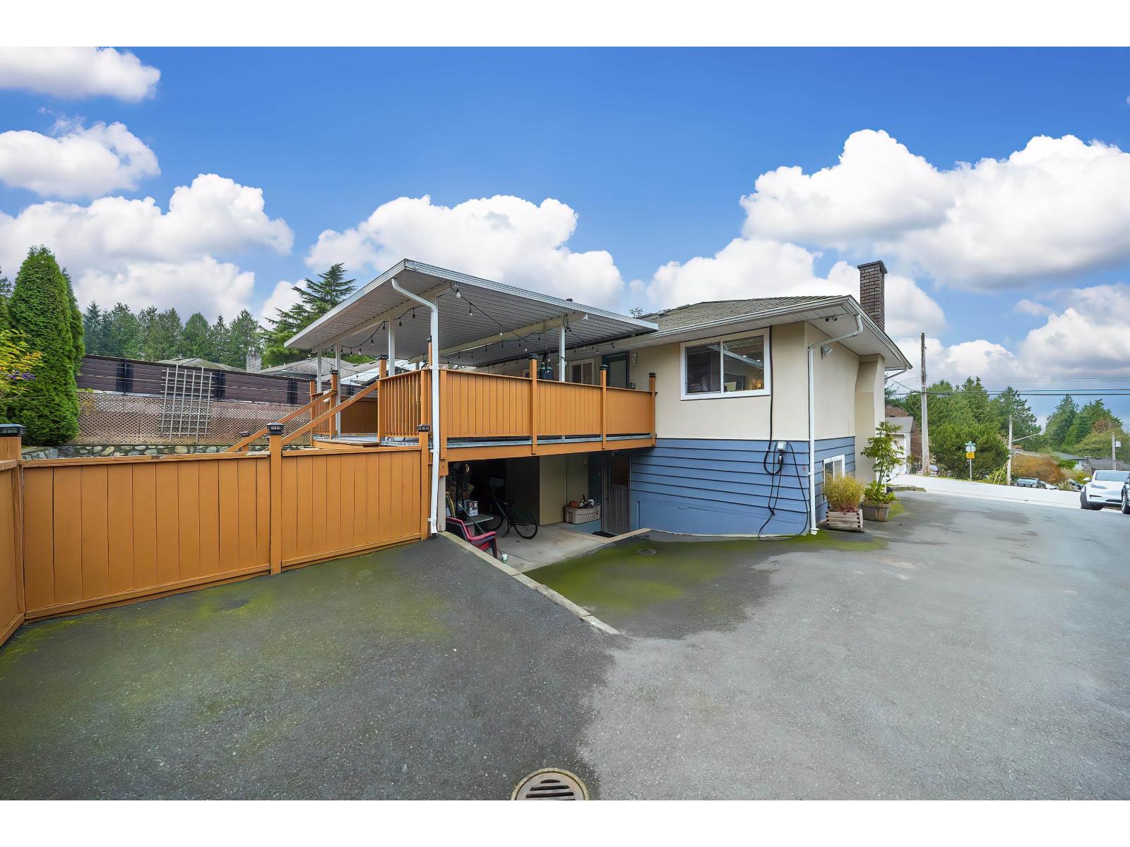 9476 DAWSON Crescent, Delta