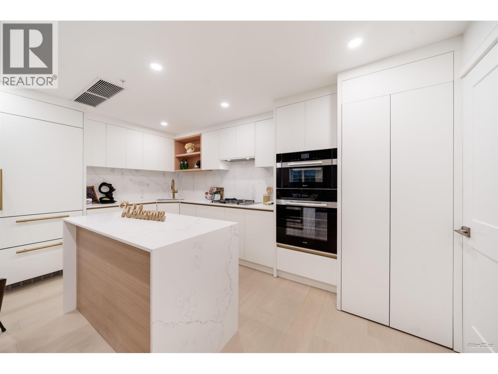 105 918 W 32ND AVENUE, Vancouver