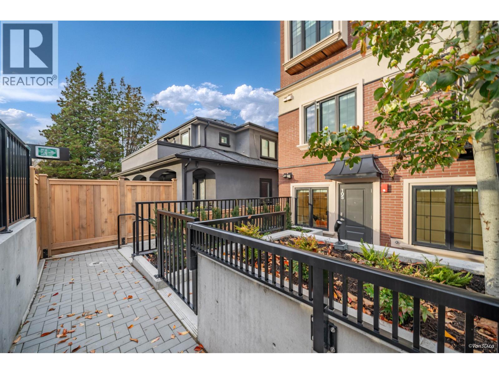 105 918 W 32ND AVENUE, Vancouver