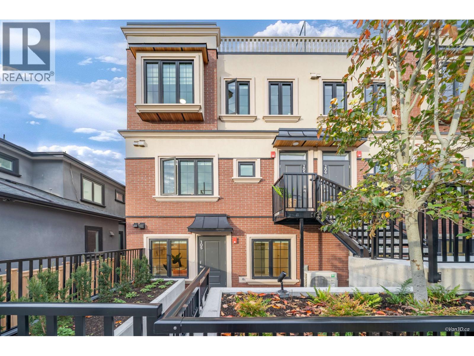 105 918 W 32ND AVENUE, Vancouver