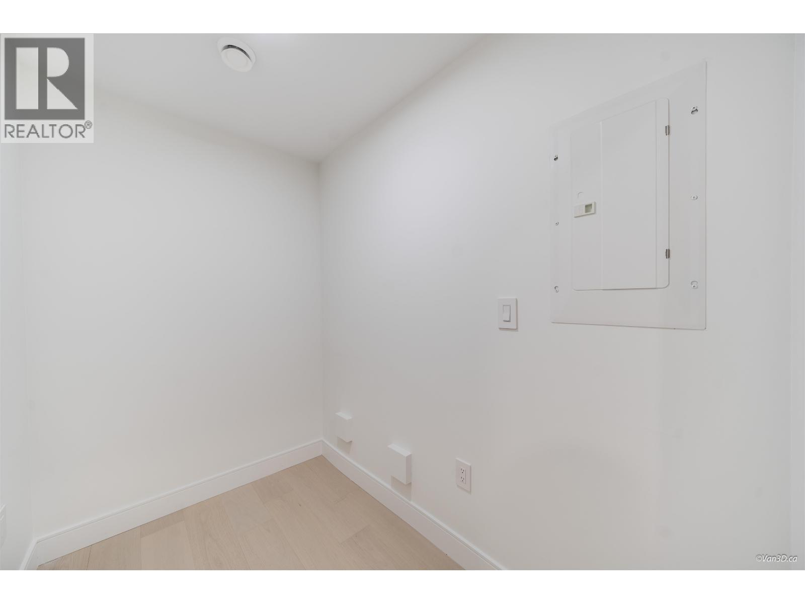 105 918 W 32ND AVENUE, Vancouver