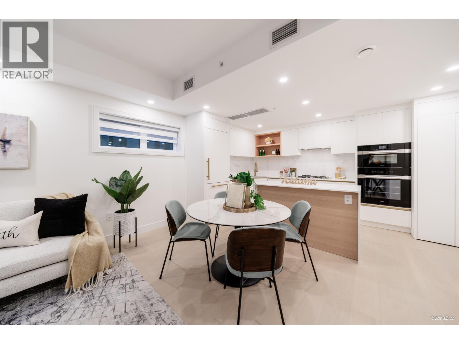 105 918 W 32ND AVENUE, Vancouver