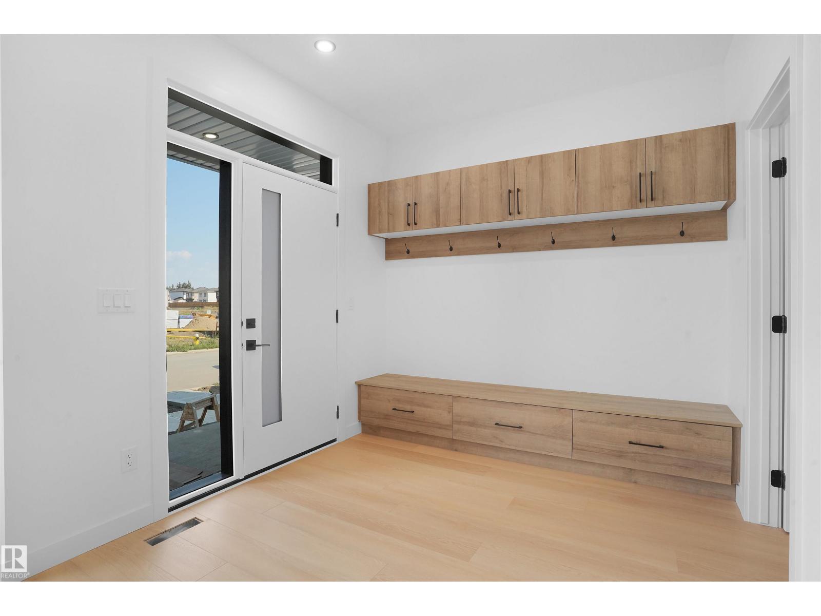 82 Blackbird BN, Fort Saskatchewan