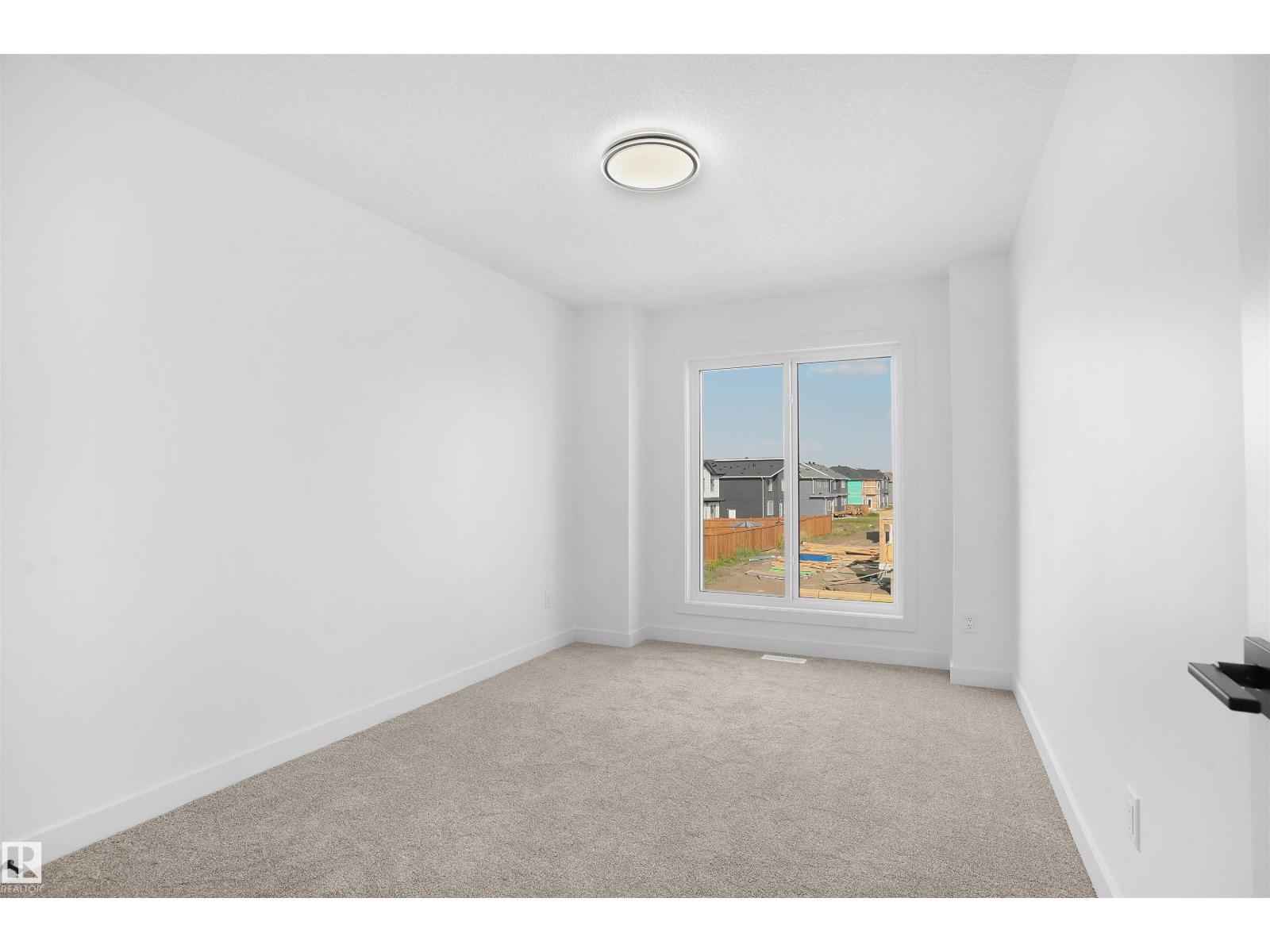 82 Blackbird BN, Fort Saskatchewan