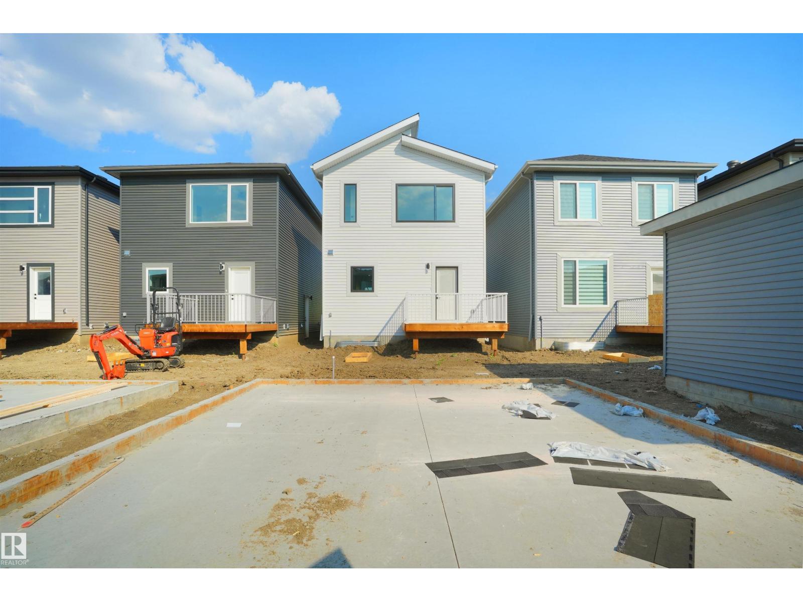 82 Blackbird BN, Fort Saskatchewan