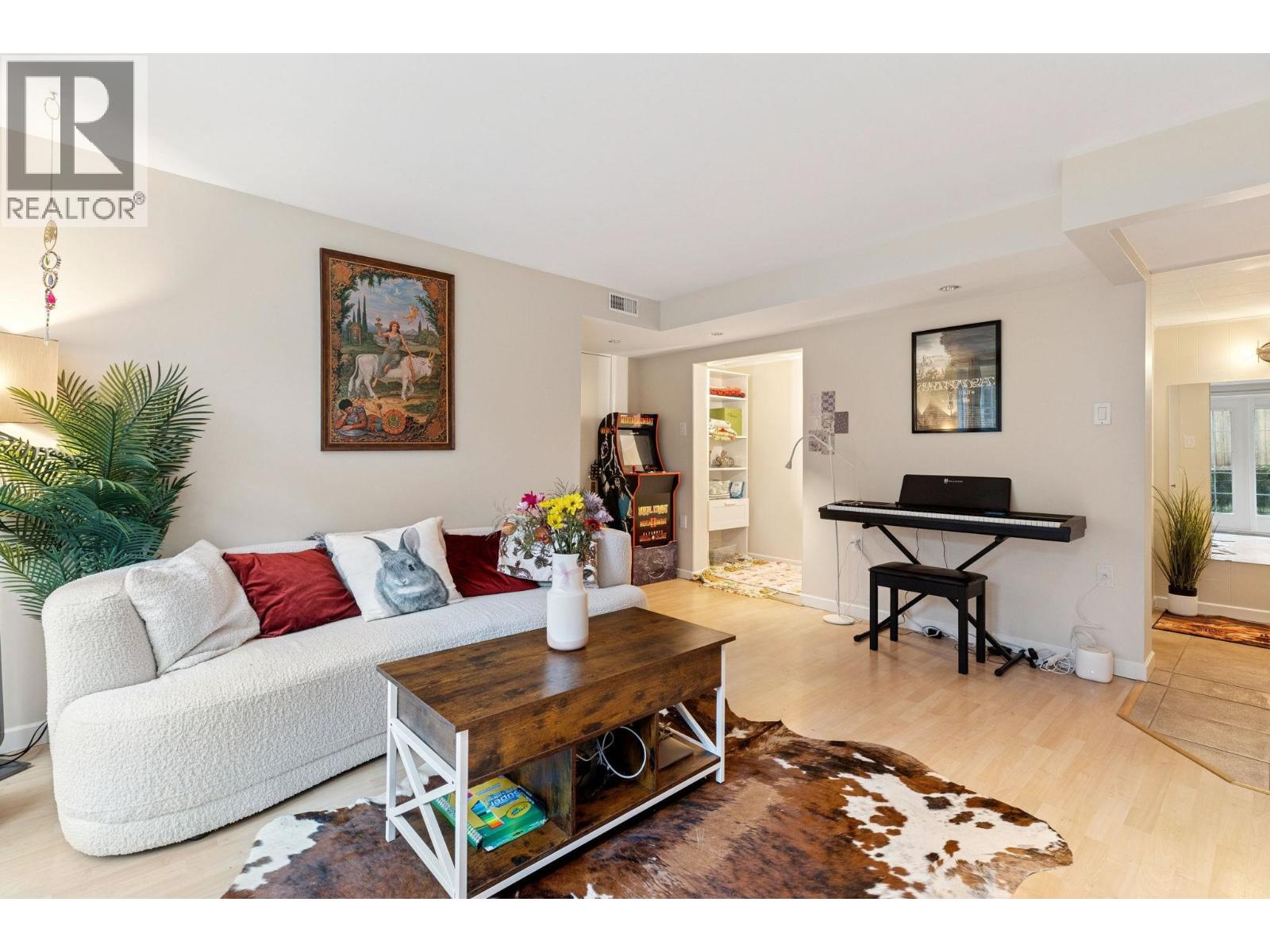 1501 MARINE CRESCENT, Coquitlam