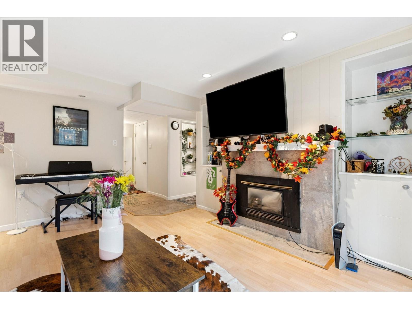 1501 MARINE CRESCENT, Coquitlam