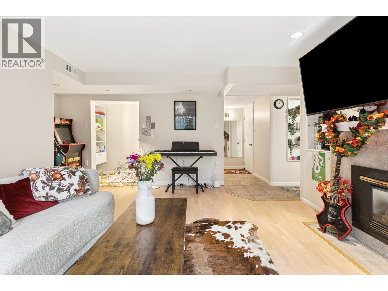 1501 MARINE CRESCENT, Coquitlam